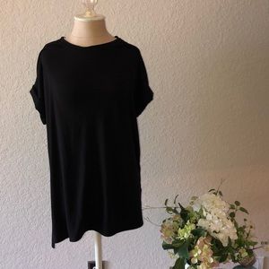 Black cuffed sleeved tunic top
